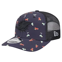 Casquette extensible à boutons-pression New Era bleu marine/noir Miami Dolphins Adventure Drinks Pattern 9SEVENTY pour homme