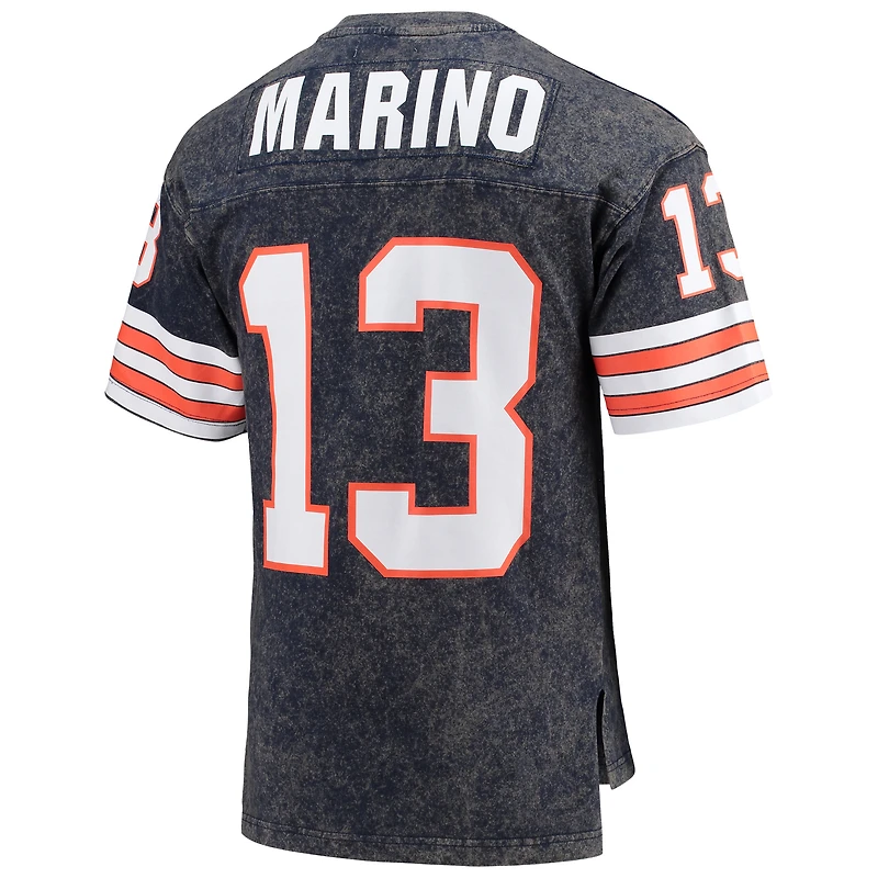 Mitchell & Ness Dan Marino Navy Miami Dolphins Nom et numéro du joueur retraité T-shirt délavé à l'acide pour hommes