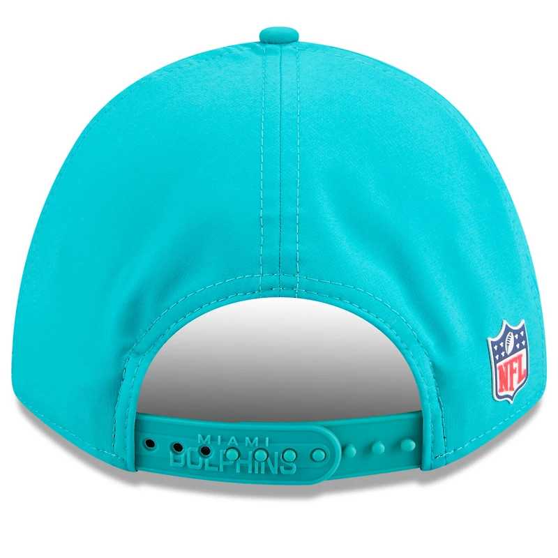 Casquette ajustable New Era Aqua Miami Dolphins 2025 Sideline M-Crown 9FORTY pour homme