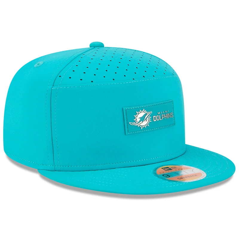 Men's New Era Aqua Miami Dolphins 2025 Sideline Split Panel 9FIFTY Snapback Hat