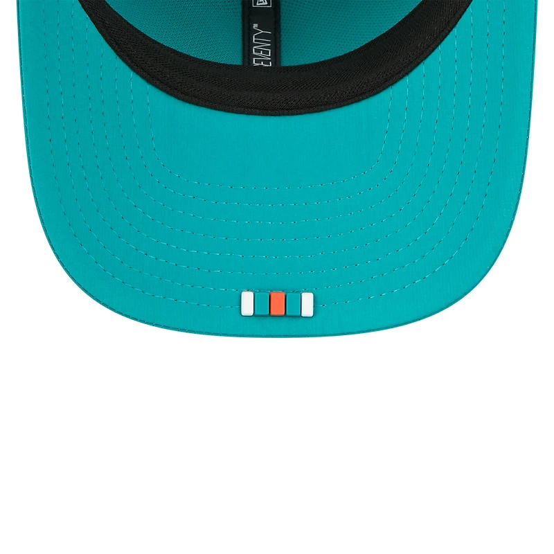 Casquette ajustable New Era Aqua Miami Dolphins 2025 Sideline 9SEVENTY Trucker pour homme