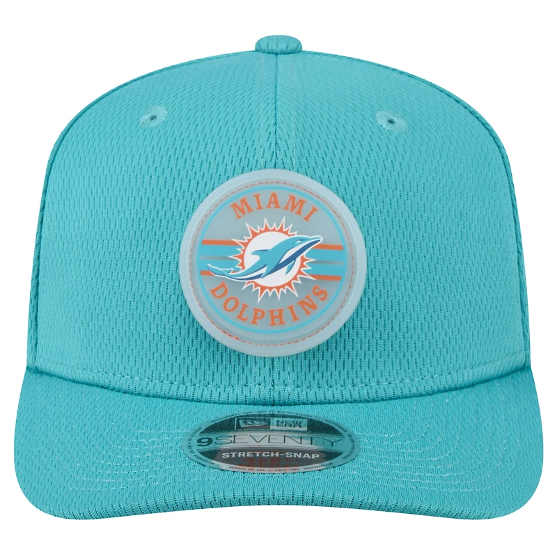 Casquette ajustable extensible à boutons-pression New Era Aqua Miami Dolphins Adventure Patched 9SEVENTY pour homme