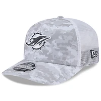 Casquette extensible à boutons-pression New Era Arctic Camo Miami Dolphins 2024 Salute To Service 9SEVENTY pour homme