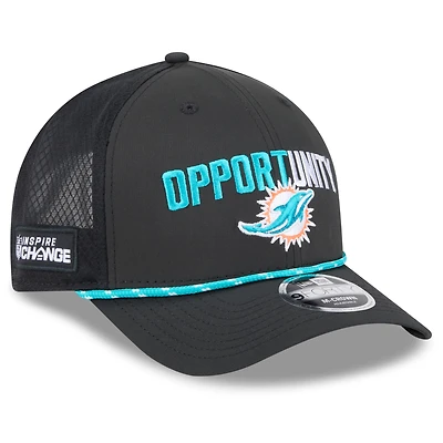 Casquette ajustable New Era noire Miami Dolphins 2025 Inspire Change 9FORTY M-Crown pour homme