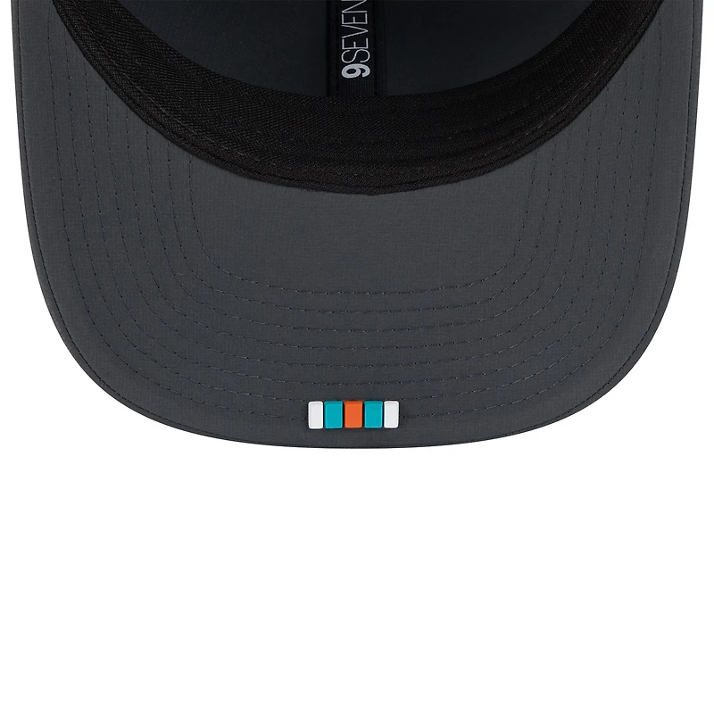 Casquette ajustable 9SEVENTY pour homme New Era, couleur charbon, Miami Dolphins 2025 Sideline