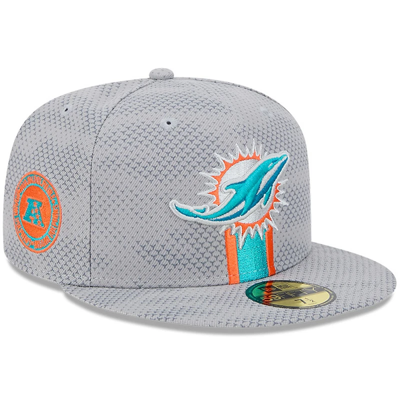 Casquette ajustée 59FIFTY Miami Dolphins 2024 Sideline New Era pour homme, grise