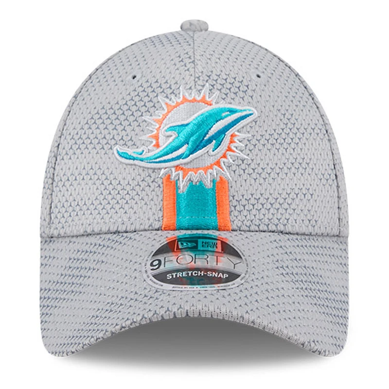 Casquette extensible à bouton-pression New Era pour hommes des Dolphins de Miami 2024 Sideline 9FORTY grise