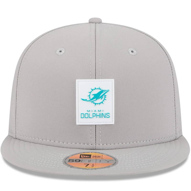 Casquette ajustée New Era grise Miami Dolphins 2025 Sideline Quill Tech 59FIFTY pour homme