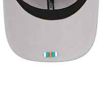 Casquette camionneur ajustable 9SEVENTY grise des Dolphins de Miami 2025 pour homme de New Era