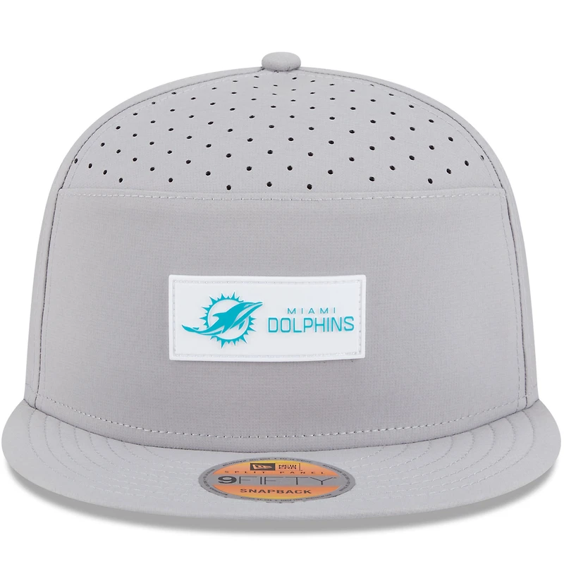 Men's New Era Gray Miami Dolphins 2025 Sideline  Split Panel 9FIFTY Snapback Hat