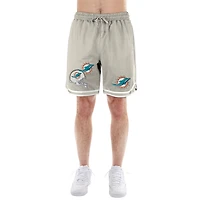 Short beige clair à patchs multiples Stone des Dolphins de Miami New Era pour homme