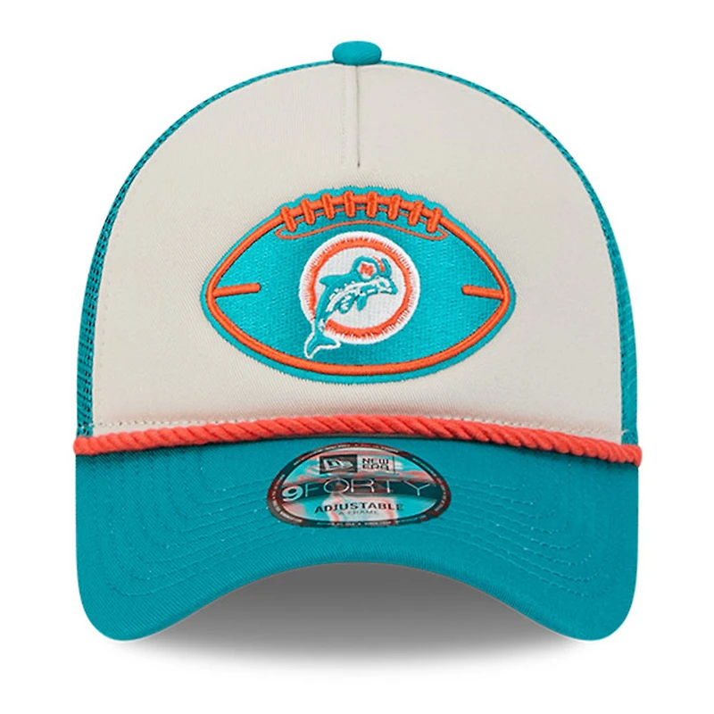 Casquette réglable de camionneur A-Frame New Era Stone/Aqua Miami Dolphins 2024 NFL Sideline Historic 9FORTY pour hommes