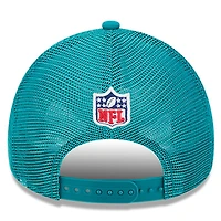 Casquette réglable de camionneur A-Frame New Era Stone/Aqua Miami Dolphins 2024 NFL Sideline Historic 9FORTY pour hommes