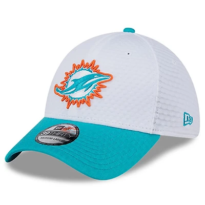 Casquette flexible 39THIRTY New Era pour hommes, blanc/aqua, Miami Dolphins 2024 NFL Training Camp