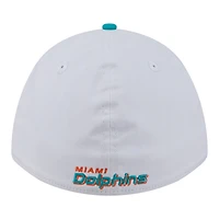 Casquette New Era pour homme, blanche et turquoise, avec écusson des Miami Dolphins, modèle 39THIRTY, A monture couronne perforée.