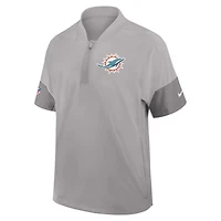 Veste d'entraîneur Nike grise à manches courtes et fermeture éclair quart de tour pour homme des Miami Dolphins