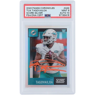 Carte de recrue 9/10 authentifiée PSA #442 Panini Chronicles Score Silver Prizm Orange Ink #442 des Miami Dolphins autographiée de Tua Tagovailoa