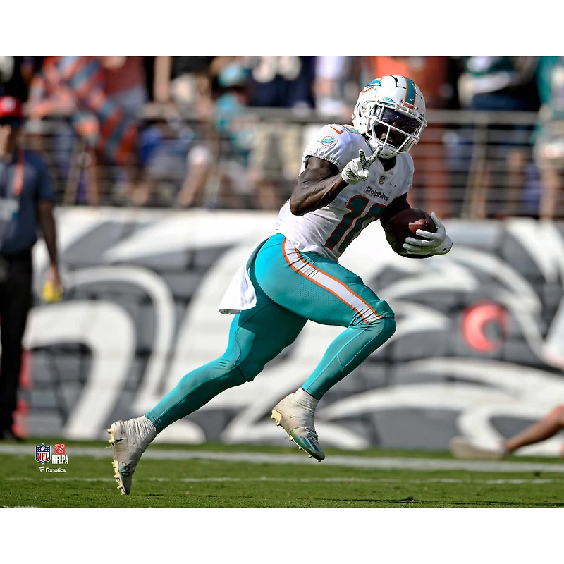 Tyreek Hill, joueur non signé des Miami Dolphins, célèbre un touchdown