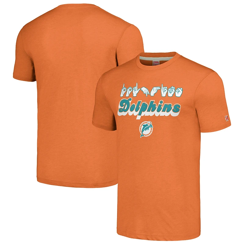 T-shirt unisexe orange hommage Miami Dolphins The NFL ASL Collection par Love Sign en langue des signes américaine