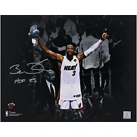 Photographie autographiée de 11"x 14" de Dwyane Wade par le Miami Heat avec l'inscription "HOF 23"