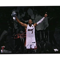 Dwyane Wade Miami Heat autographiée 11'' x 14 '' Spotlight 2013 NBA Finals Championship Photographie