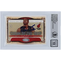 Carte de recrue numéro 13 Beckett autographiée par Dwyane Wade Miami Heat 2003-04 Fleer Hoops Hot Prospects Cream of the Crop #13 Fanatics Witnessed Authenticated 10 Rookie