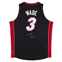 Maillot noir authentique Mitchell & Ness 2012-13 autographié par Dwyane Wade Miami Heat avec inscription « 3X Champs »