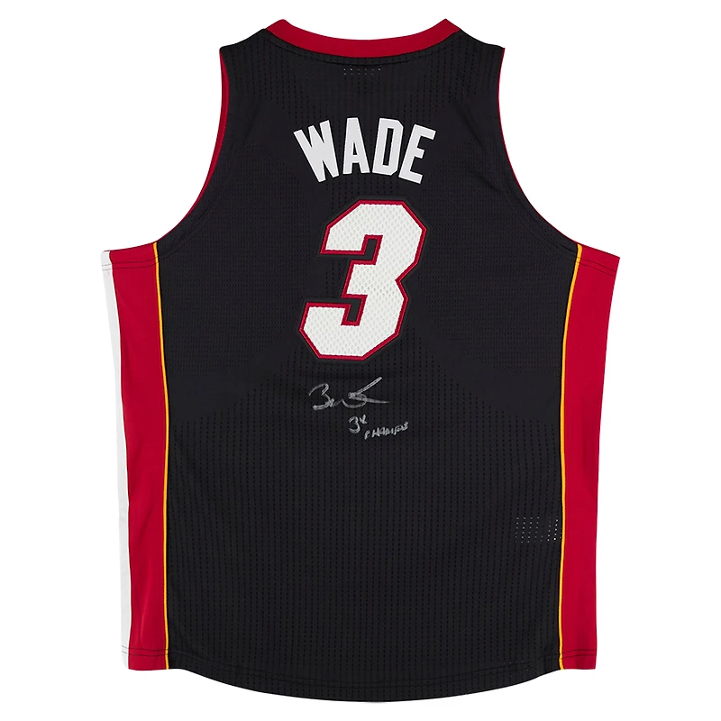 Maillot noir authentique Mitchell & Ness 2012-13 autographié par Dwyane Wade Miami Heat avec inscription « 3X Champs »