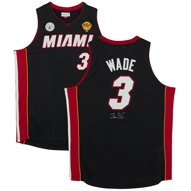 Maillot authentique noir autographié Mitchell & Ness de Miami Heat par Dwyane Wade