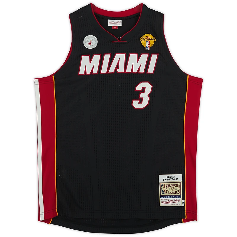 Maillot authentique noir autographié Mitchell & Ness de Miami Heat par Dwyane Wade