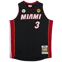 Maillot authentique noir autographié Mitchell & Ness de Miami Heat par Dwyane Wade