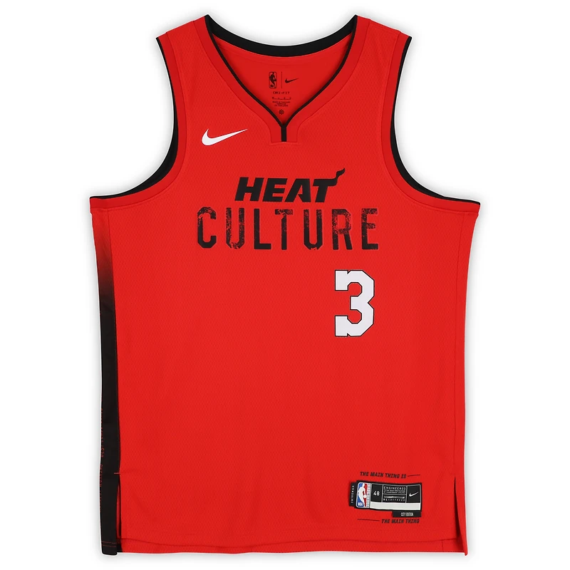 Maillot Swingman rouge dédicacé par Dwyane Wade des Miami Heat 2024-25 City Edition