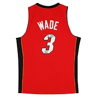 Maillot rouge Swingman Mitchell & Ness 2005-2006 autographié par Dwyane Wade Miami Heat avec inscription « Flash »