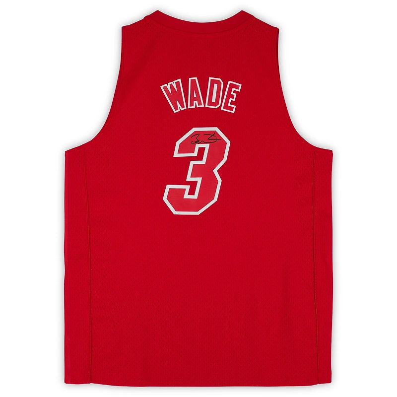 Maillot Swingman rouge autographié par Dwyane Wade Miami Heat Mitchell & Ness pour le jour de Noël 2012