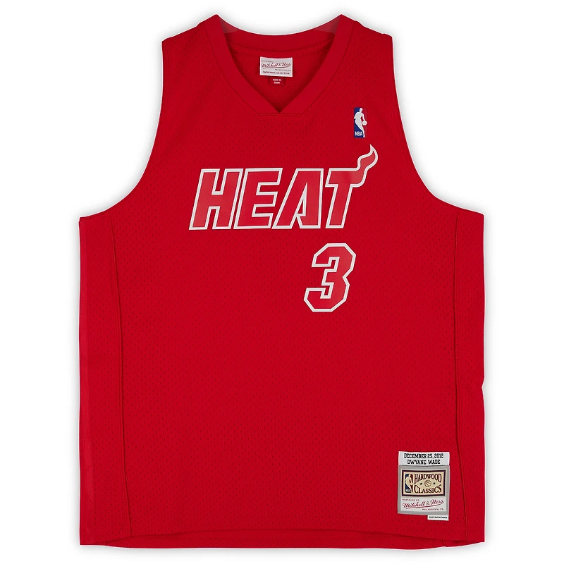 Maillot Swingman rouge autographié par Dwyane Wade Miami Heat Mitchell & Ness pour le jour de Noël 2012