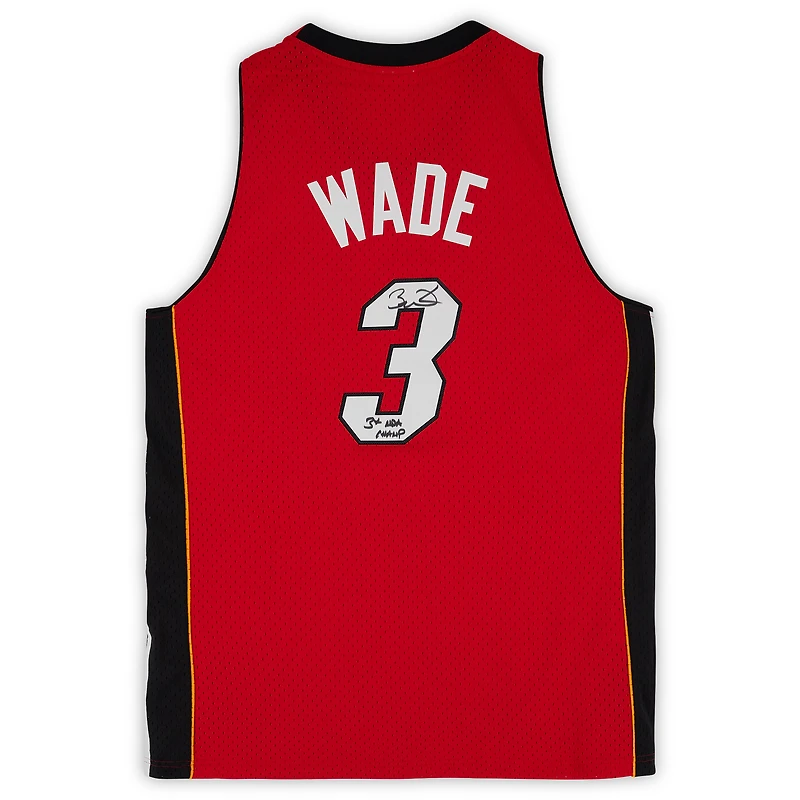 Maillot rouge Swingman autographié par Dwyane Wade Miami Heat avec Mitchell & Ness et inscription « 3x NBA Champ »