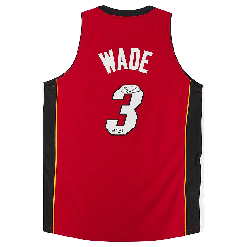 Maillot authentique dédicacé par Dwyane Wade des Miami Heat avec inscription « 06 Finals MVP »