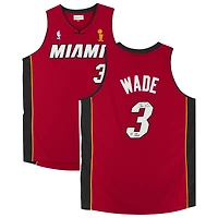 Maillot authentique dédicacé par Mitchell & Ness par Dwyane Wade des Miami Heat avec inscription « 3x NBA Champ »