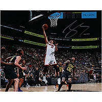 Photographie autographiée de Jaime Jaquez Jr. Miami Heat contre Utah Jazz 8" x 10"