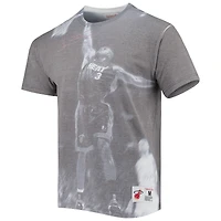 T-shirt Mitchell & Ness Dwyane Wade gris chiné Miami Heat Above The Rim pour hommes