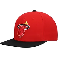 Men's Mitchell & Ness Red/Black Miami Heat Hardwood Classics Team Two-Tone 2.0 Snapback Hat
