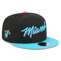 Casquette snapback New Era 9FIFTY pour homme, noire et turquoise, édition Miami Heat 2025/26 City.