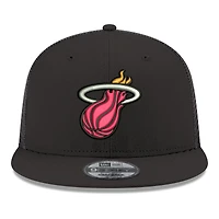 Casquette snapback New Era 9FIFTY noire pour homme, logo Miami Heat Core, maille.