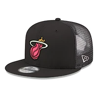 Casquette snapback New Era 9FIFTY noire pour homme, logo Miami Heat Core, maille.