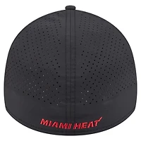 Casquette New Era noire Miami Heat Featherweight Poly Rope Flex 39Thirty pour homme