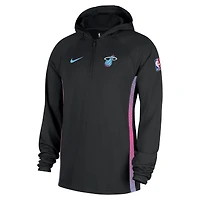 Veste à capuche Nike Miami Heat City édition Remix Authentic noire pour homme, 2025/26, fermeture éclair au quart, technologie Dri-FIT.