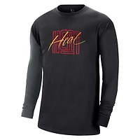 T-shirt à manches longues Nike Miami Heat Courtside Versus Flight MAX90 pour homme, noir