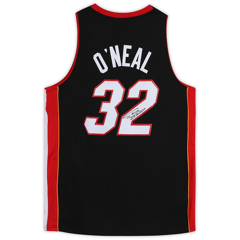Shaquille O'Neal Miami Heat Autographed Black 2005-06 Mitchell & Ness Swingman Jersey