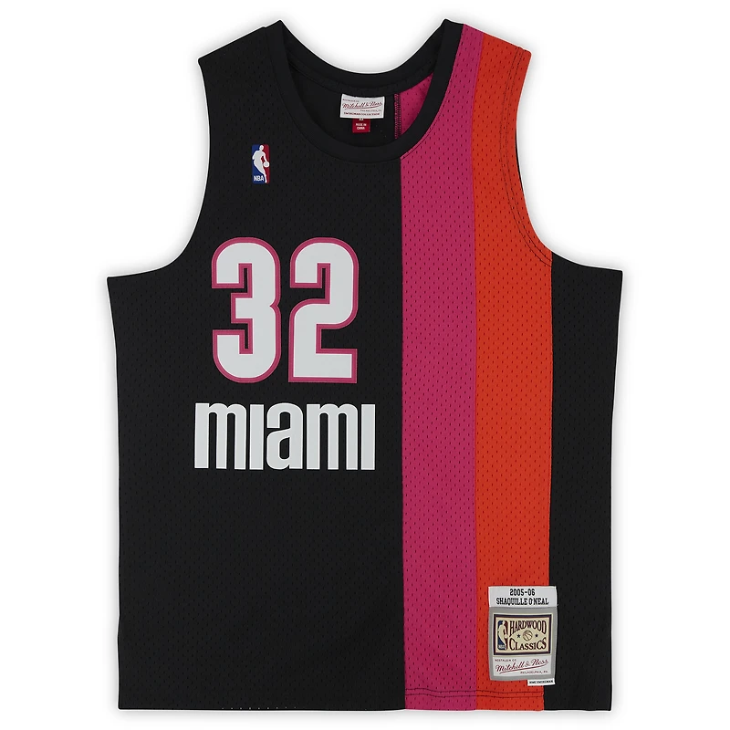 Maillot Swingman dédicacé par Shaquille O'Neal par le Miami Heat, Mitchell & Ness, 2005-06