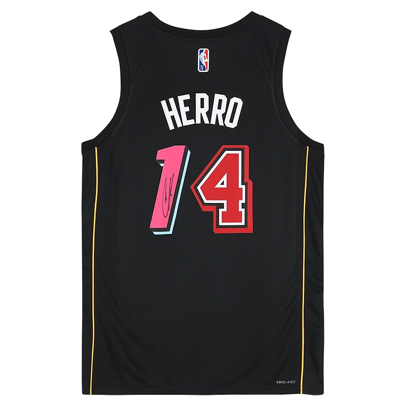 Maillot Swingman Nike Mixtape Edition noir dédicacé par Tyler Herro des Miami Heat